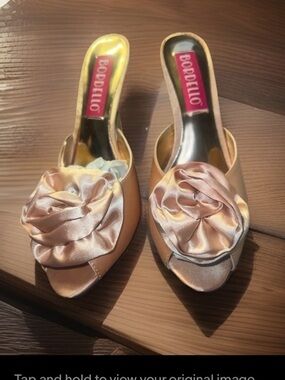 NWTs Bordello "Rosa" peep-toe mule heels. Women’s size 7.5